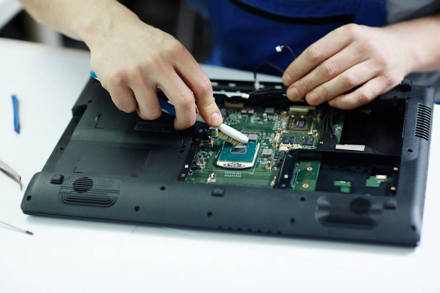 Find the best laptop repair in Dhaka. Trusted service centers for laptops, mobiles, TVs, fridges, and ACs with reliable technicians and verified repair shops near you.
